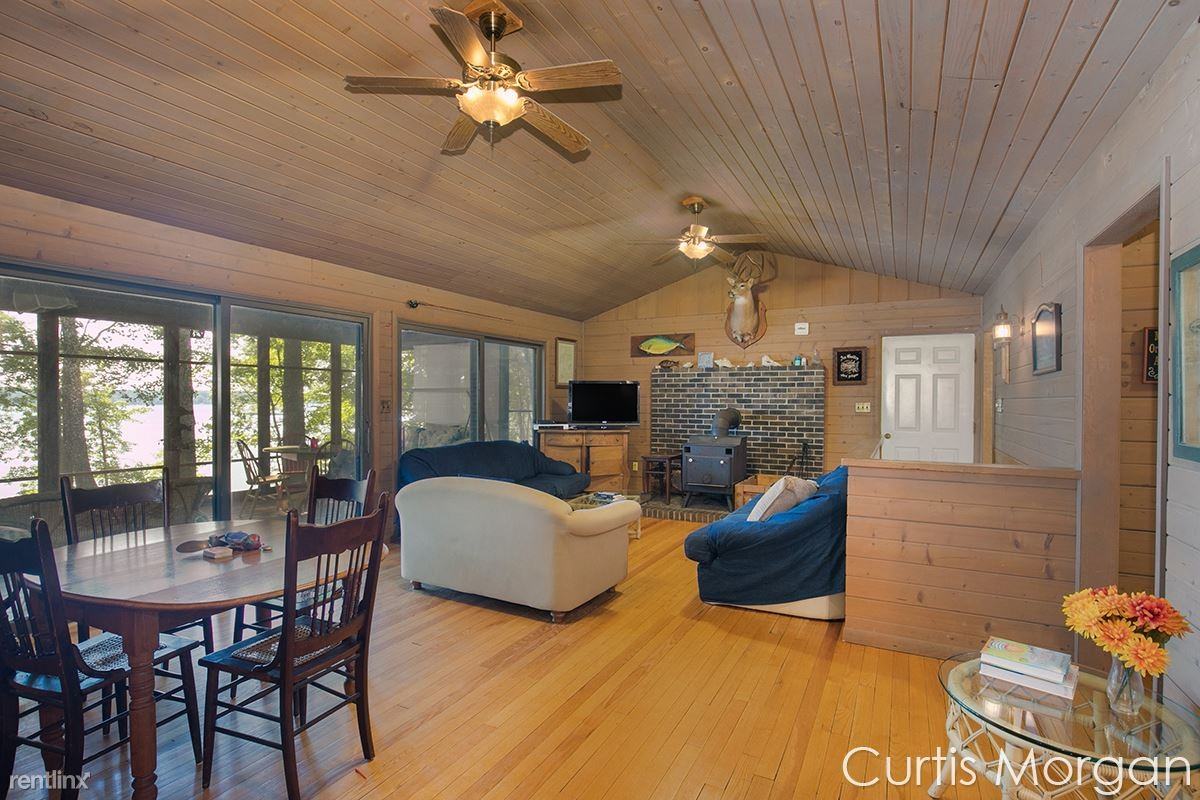 23149 Lakeview Ln - Photo 2 of 10