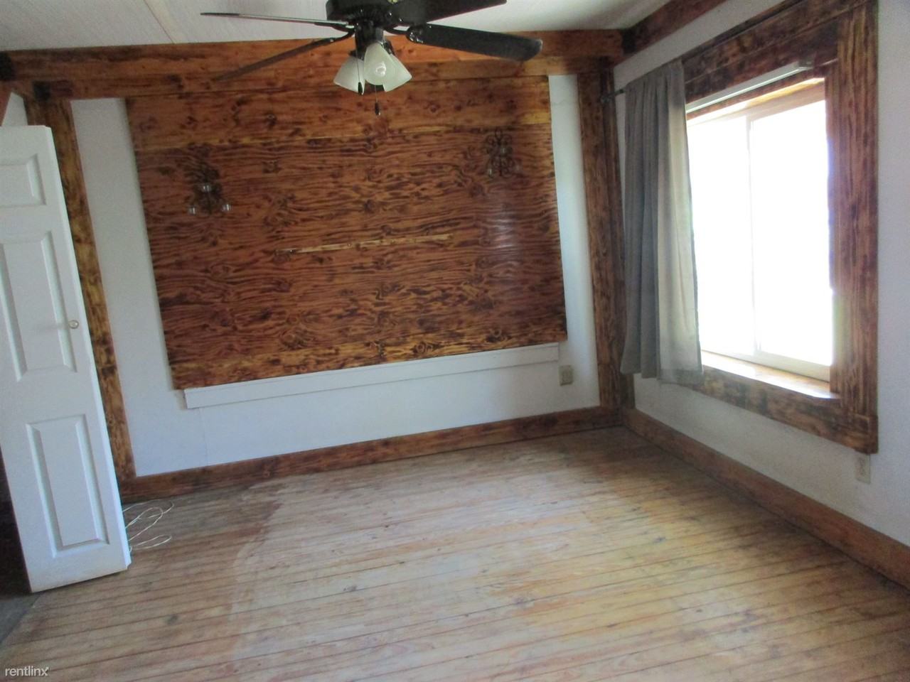 505 S Main St - Photo 3 of 8