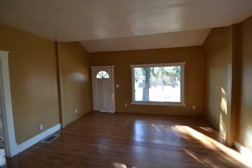 2060 8 Mile Rd - Photo 2 of 17