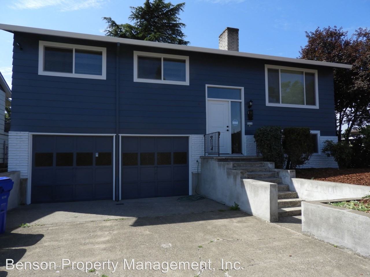 9216 SE Market St - Photo 2 of 14