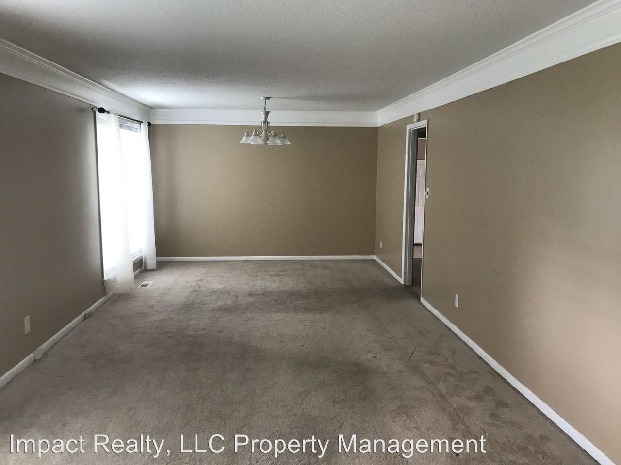 404 Lenford Ave - Photo 2 of 7