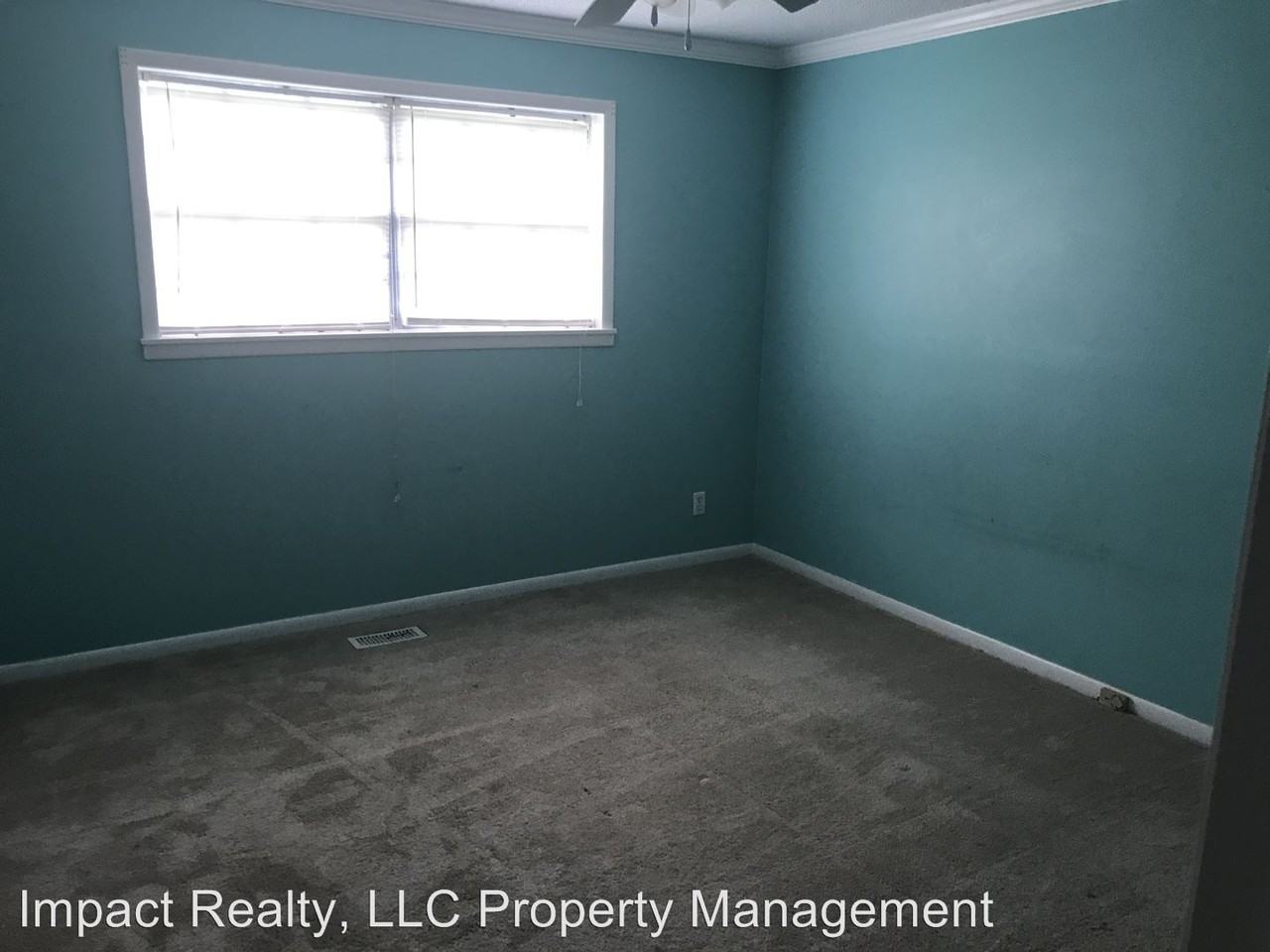 404 Lenford Ave - Photo 3 of 7