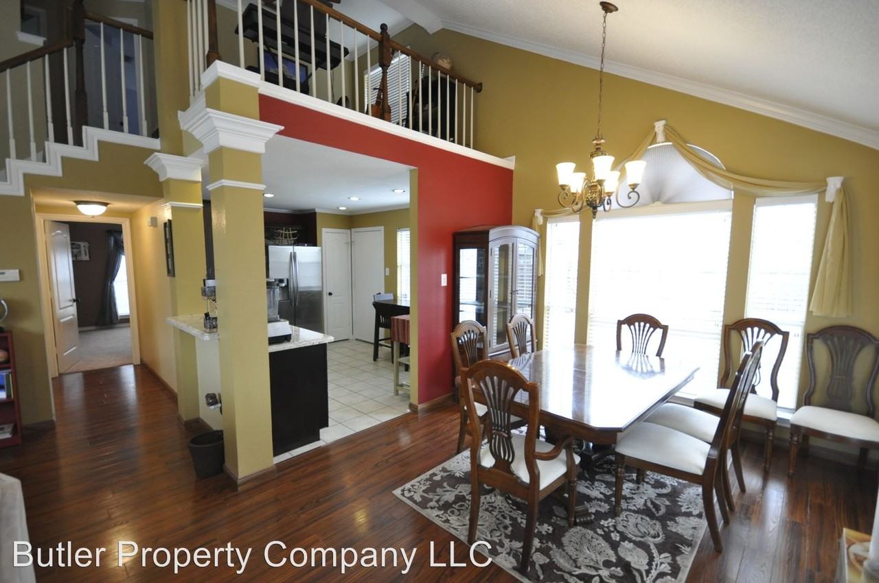 908 Lake Bluff Dr - Photo 2 of 21