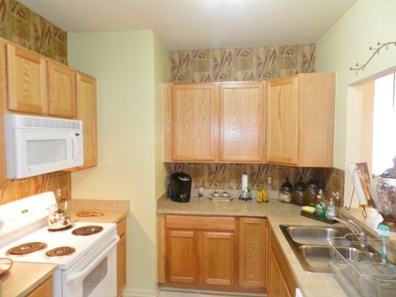 18104 Addington Dr - Photo 2 of 19