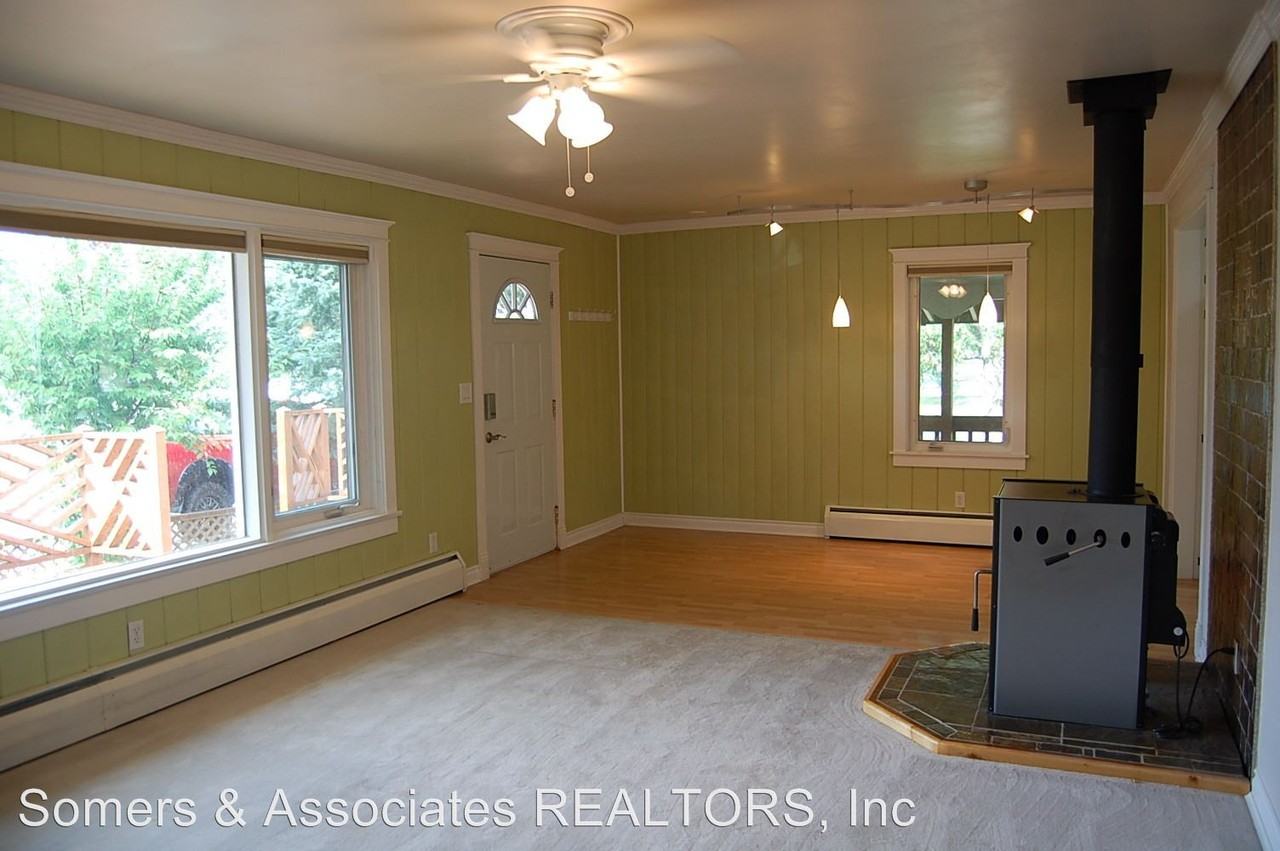 285 C St - Photo 2 of 16