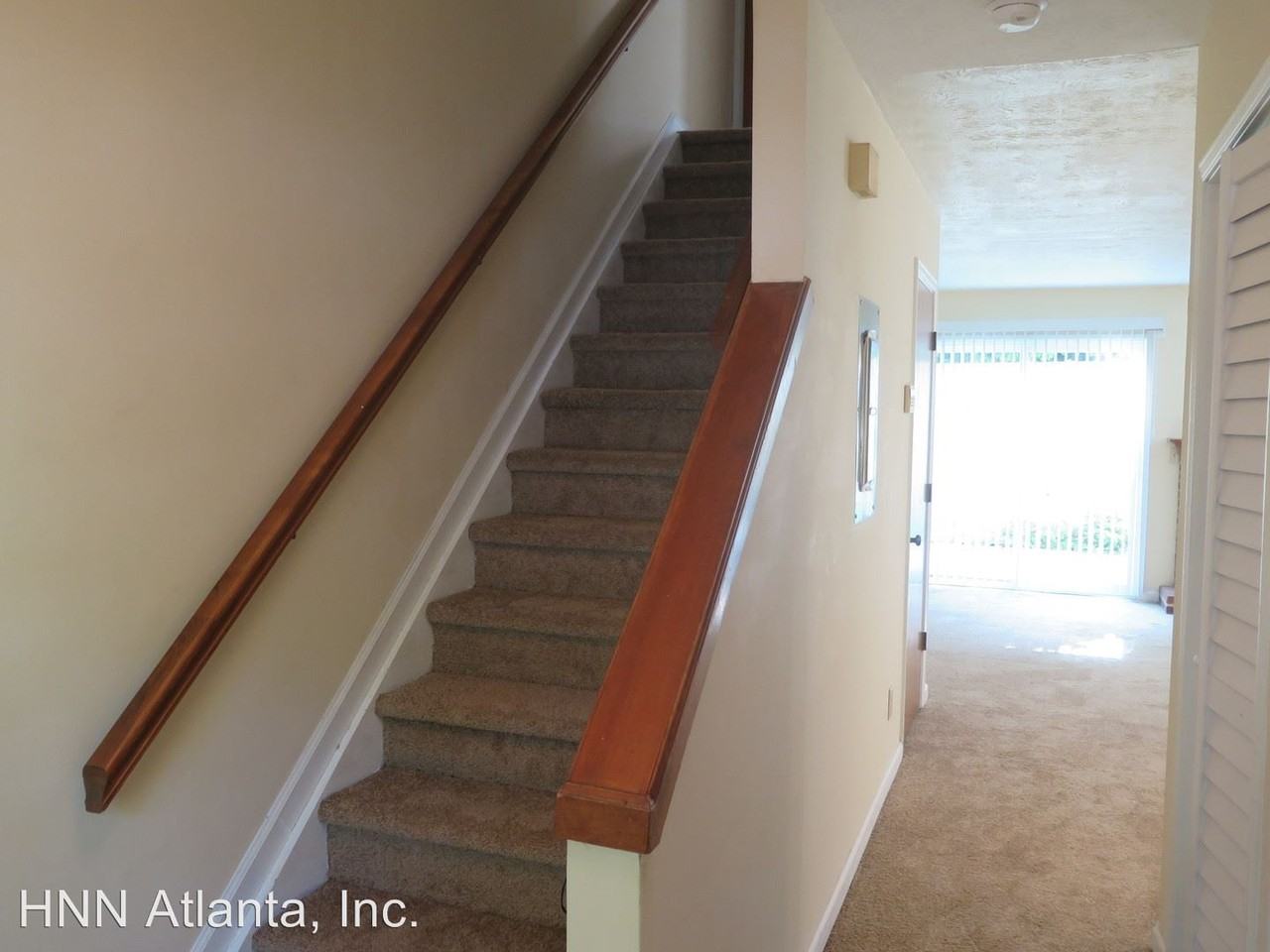 722 Stratford Green - Photo 2 of 11