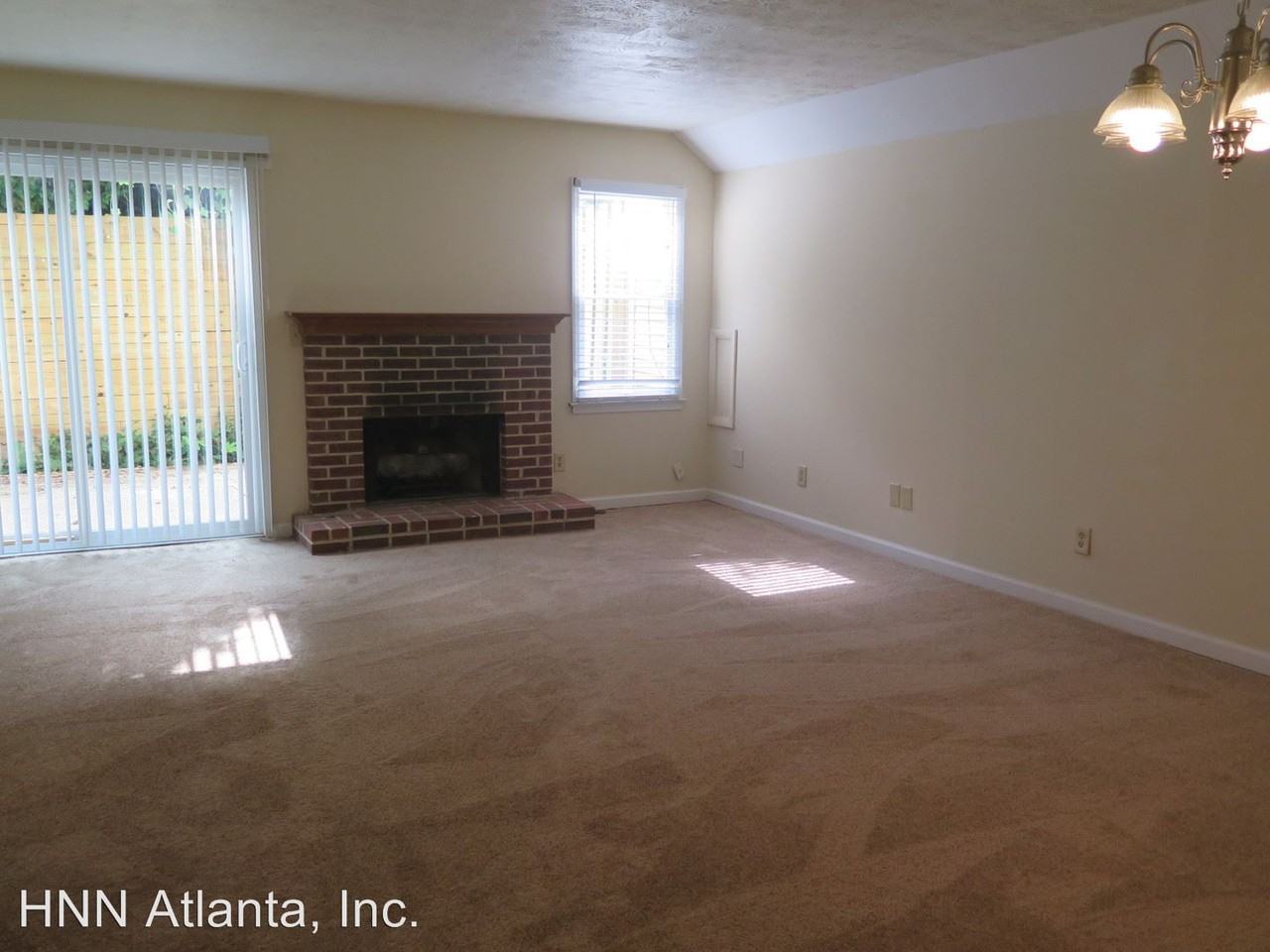 722 Stratford Green - Photo 3 of 11