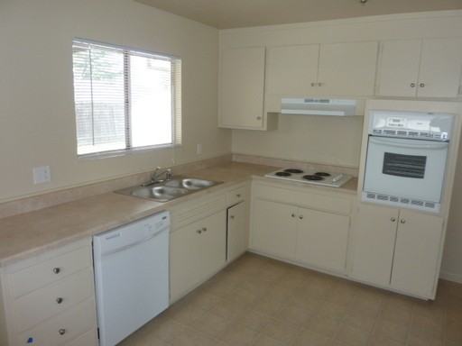 5524 Indiana Dr - Photo 2 of 9