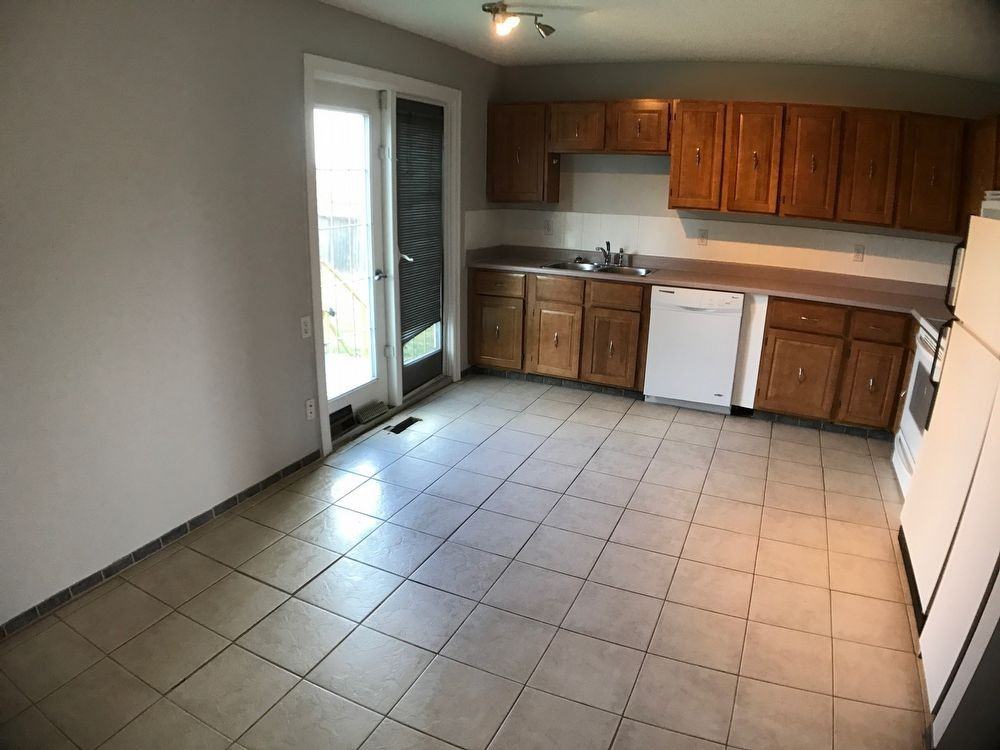 122 Cruickshank Bay - Photo 3 of 20