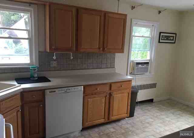 5 Magnolia Ave - Photo 2 of 7