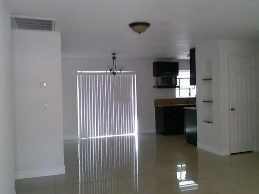 1670 South Dr - Photo 2 of 6