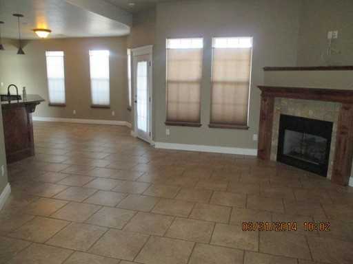 238 NE Road Runner Dr - Photo 2 of 17