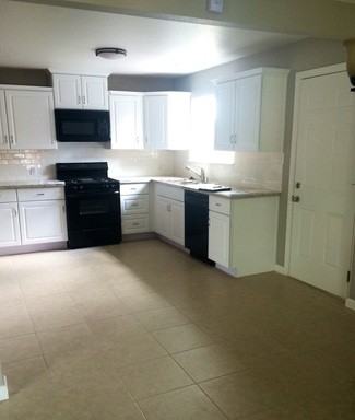 5041 Whittier Dr - Photo 3 of 9