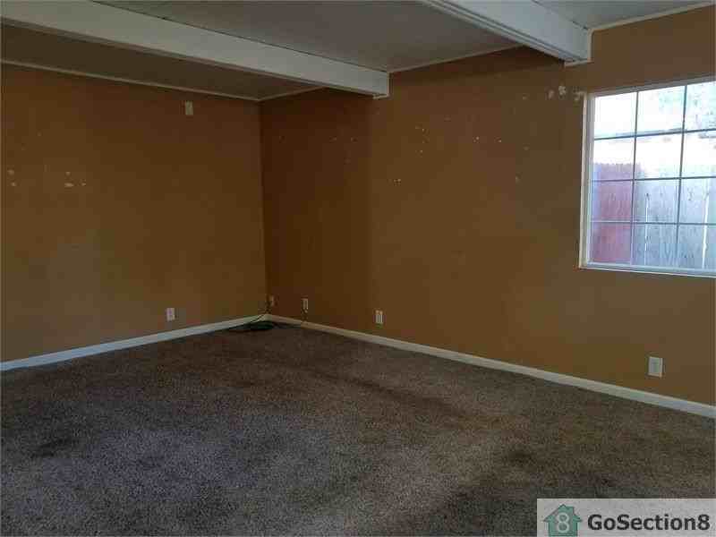 250 Lindley Dr - Photo 3 of 5