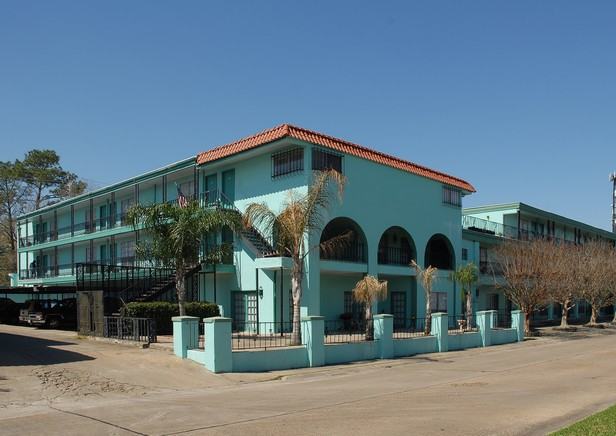 Nassau Bay Villa - Photo 2 of 2