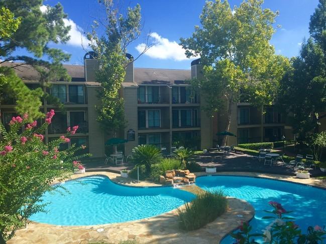 Eagle Hollow - Photo 2 of 6