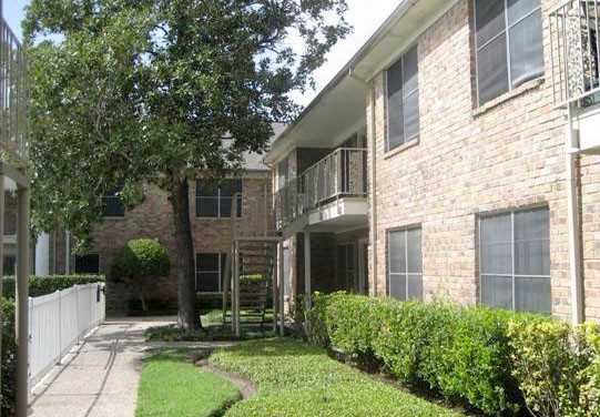 Ivy Club - Photo 2 of 5