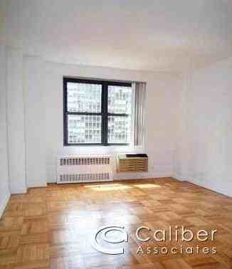 E 39th St #38