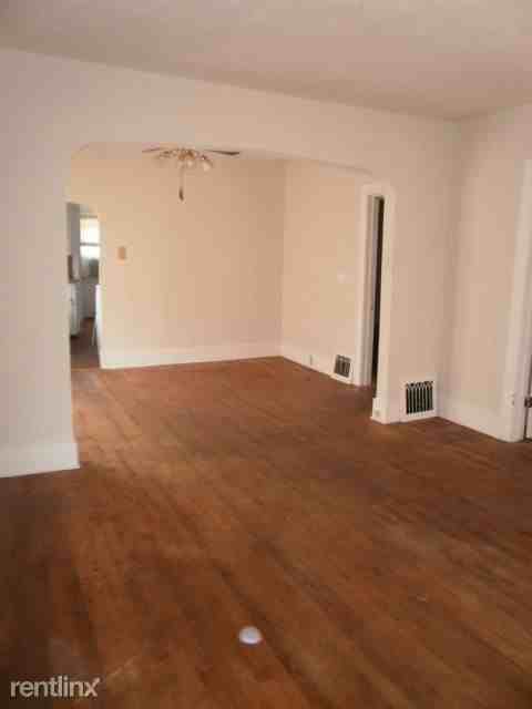 539 Gayle Ave - Photo 3 of 13