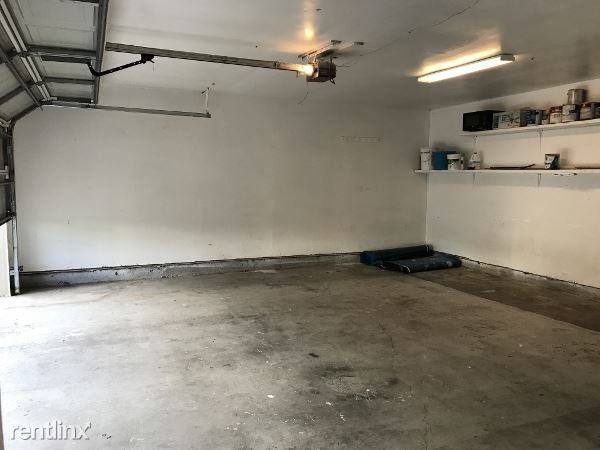 2204 Lazy Oaks Ln - Photo 3 of 17