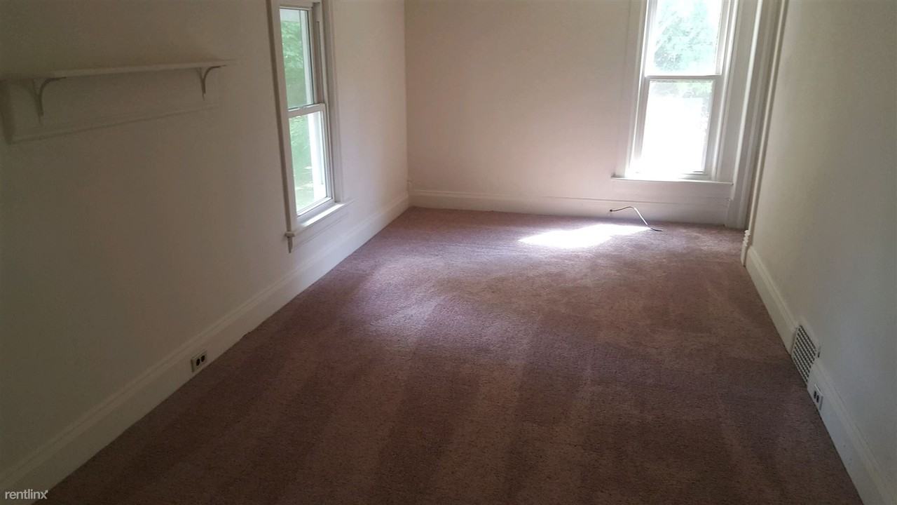 7540 Eckert Rd - Photo 3 of 15