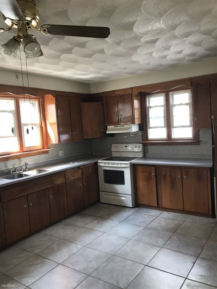 172 Freeborn Ave - Photo 2 of 8