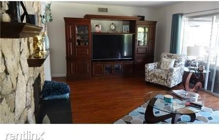 1721 Bridgeport Ave - Photo 3 of 20