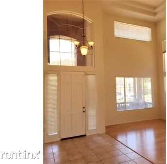 4545 Edgewater Cir - Photo 3 of 27