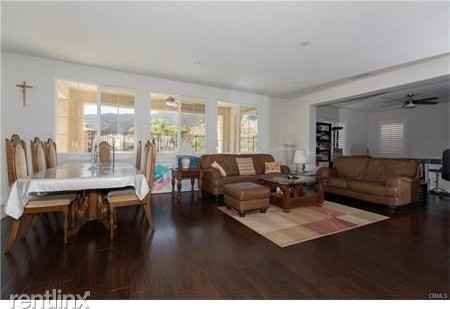 7609 Sanctuary Dr - Photo 2 of 16