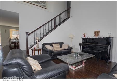 7609 Sanctuary Dr - Photo 3 of 16