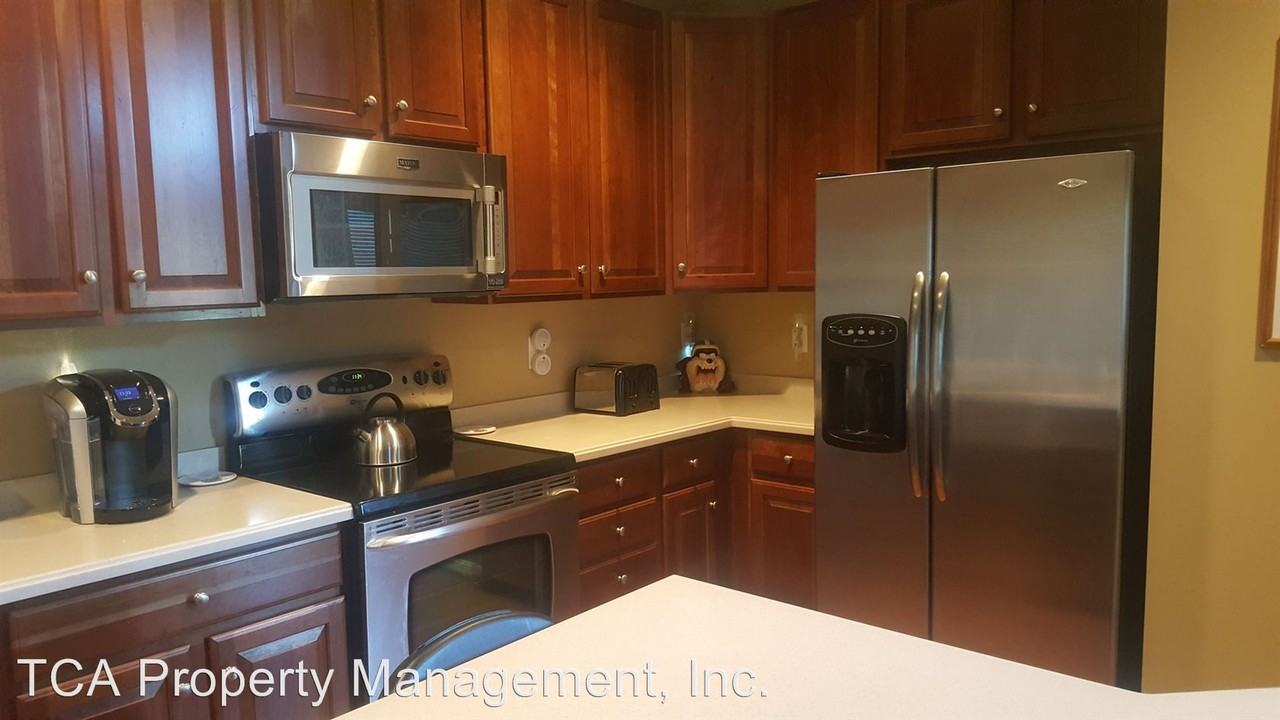 101 Rustic Ct - Photo 3 of 25