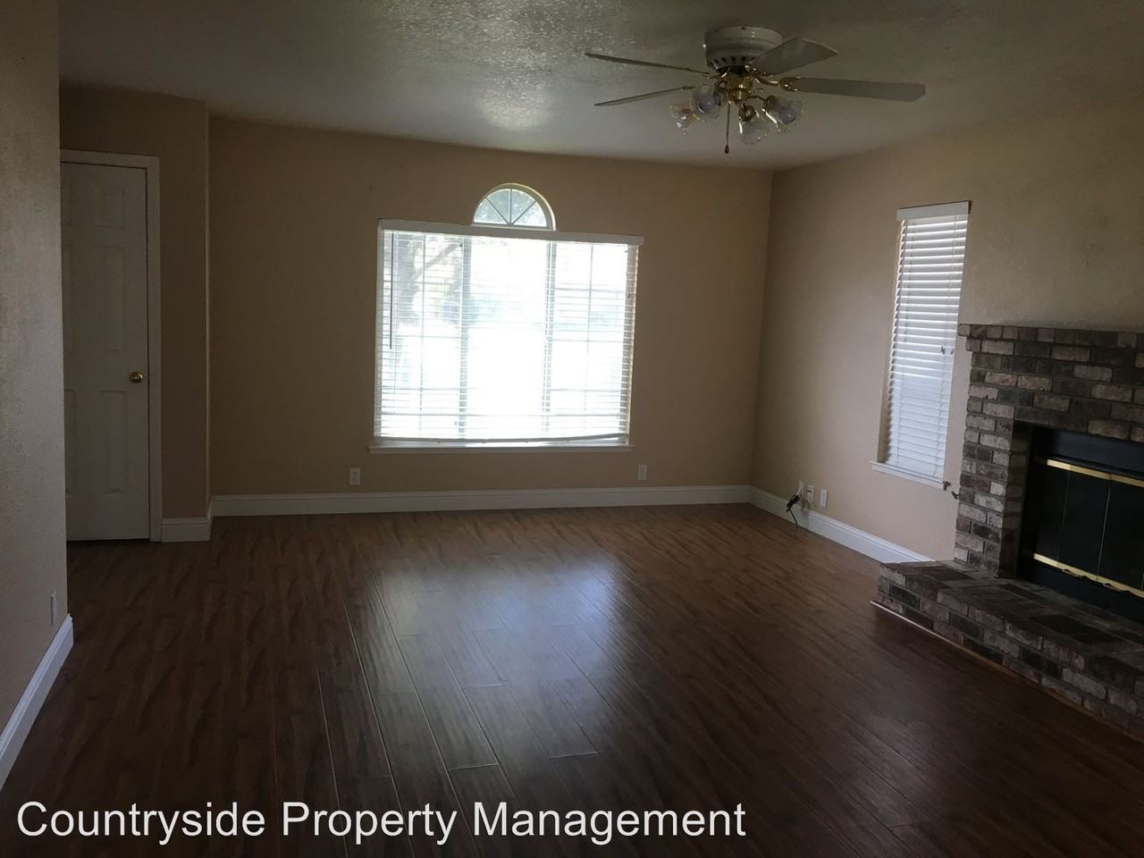 20270 Amethyst Dr - Photo 2 of 14