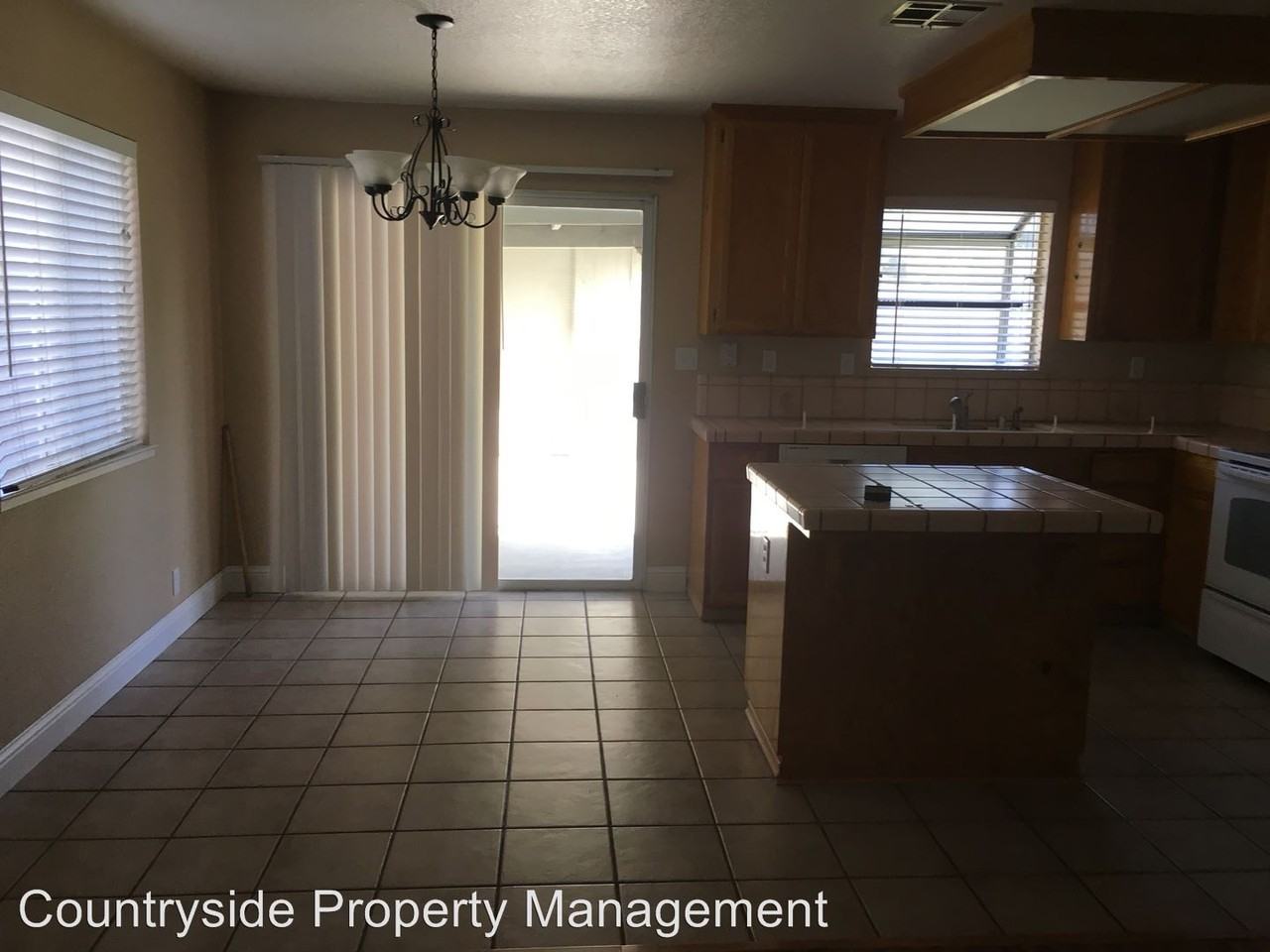 20270 Amethyst Dr - Photo 3 of 14