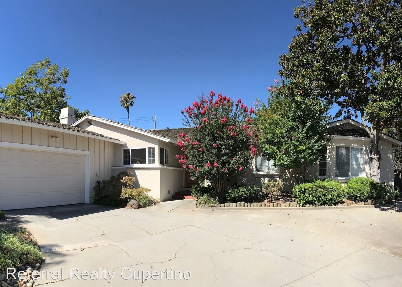 1554 Honeysuckle Pl - Photo 2 of 24