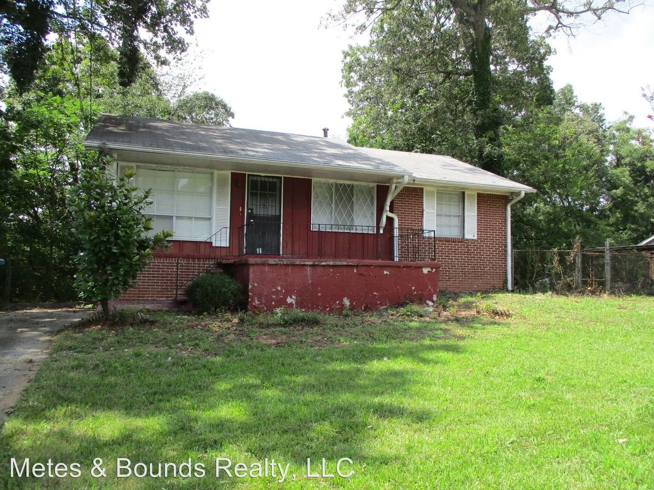 2015 Lathrop St SE - Photo 2 of 8