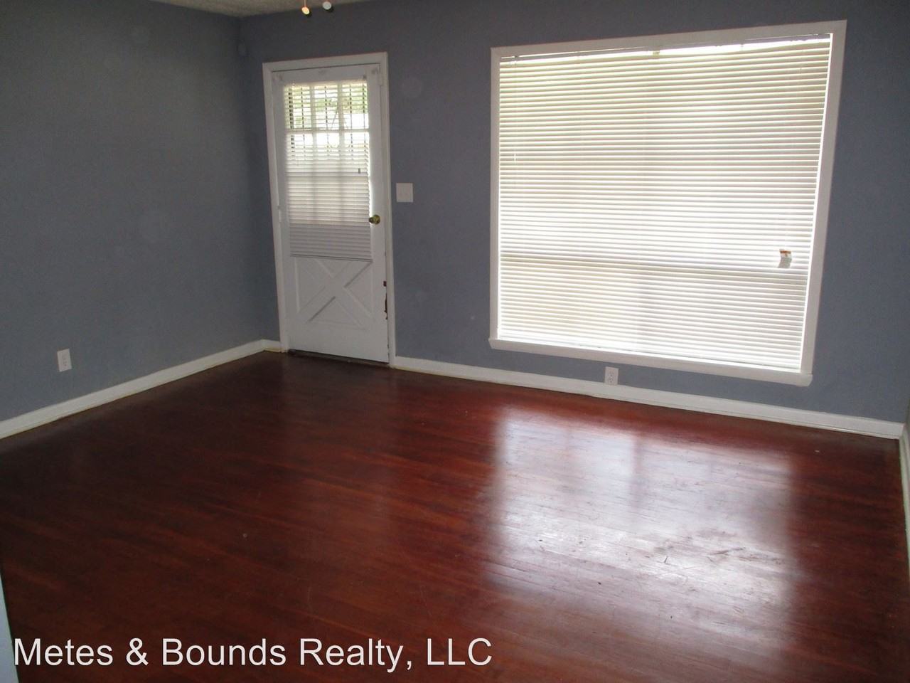 2015 Lathrop St SE - Photo 3 of 8