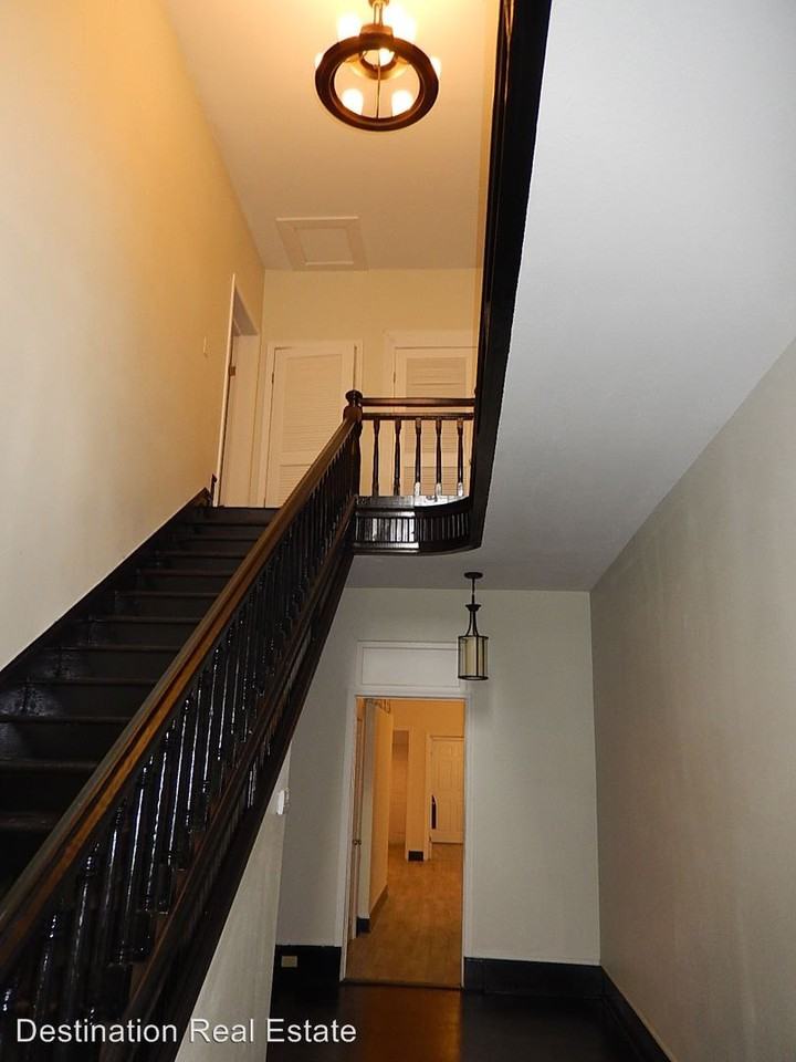 618 W Washington St - Photo 3 of 18