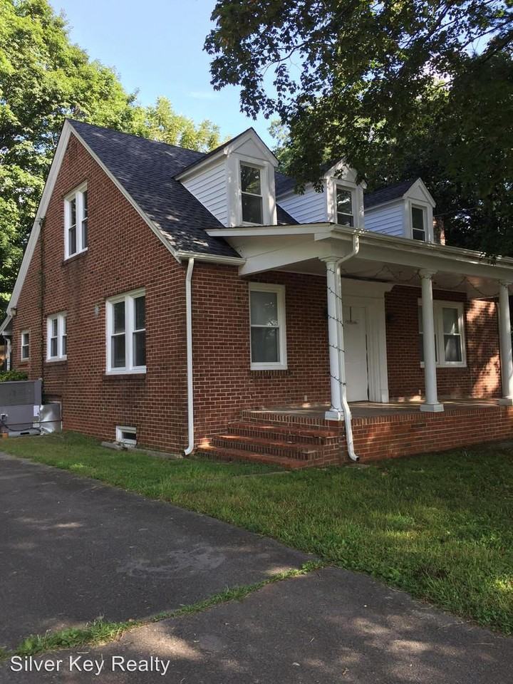 516 Eastanallee Ave - Photo 2 of 21