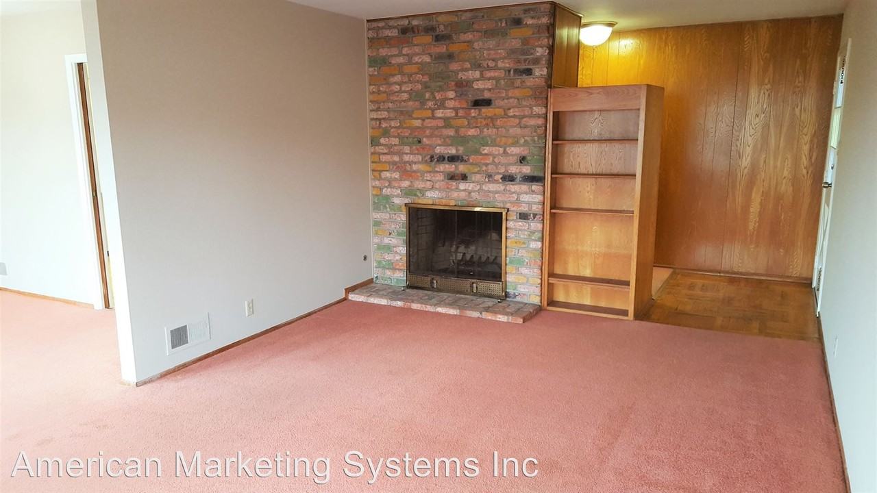 348 St Francis Blvd - Photo 3 of 17