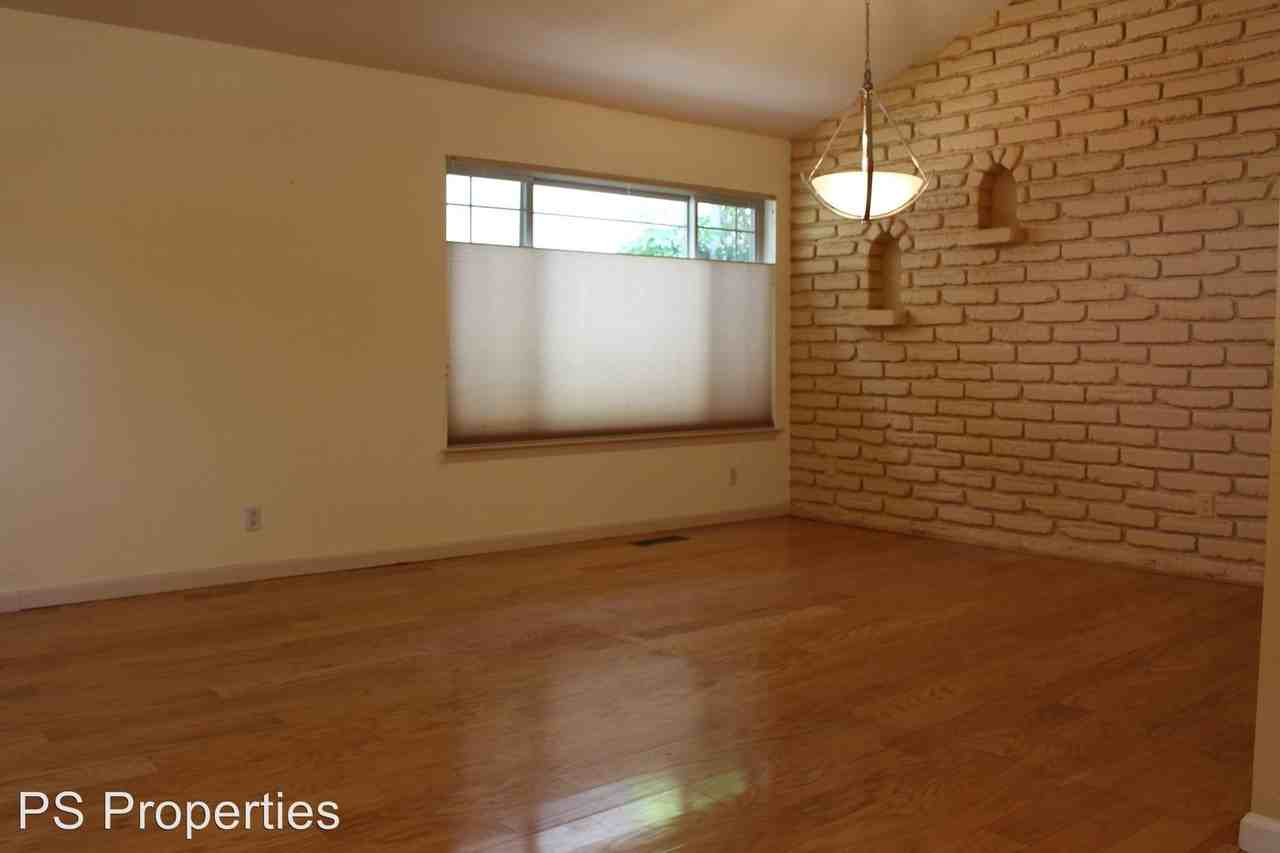 9912 Wellington NE - Photo 2 of 17