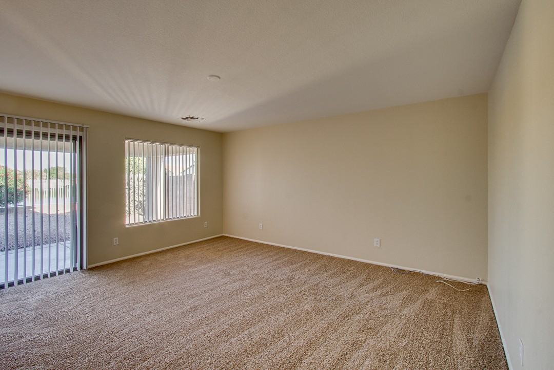 2406 N 109th Ave - Photo 2 of 30