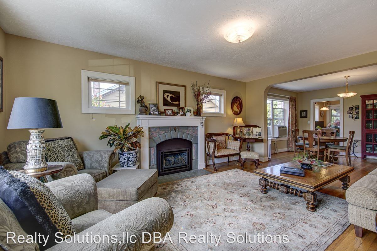 2337 SE Taggart St - Photo 3 of 30