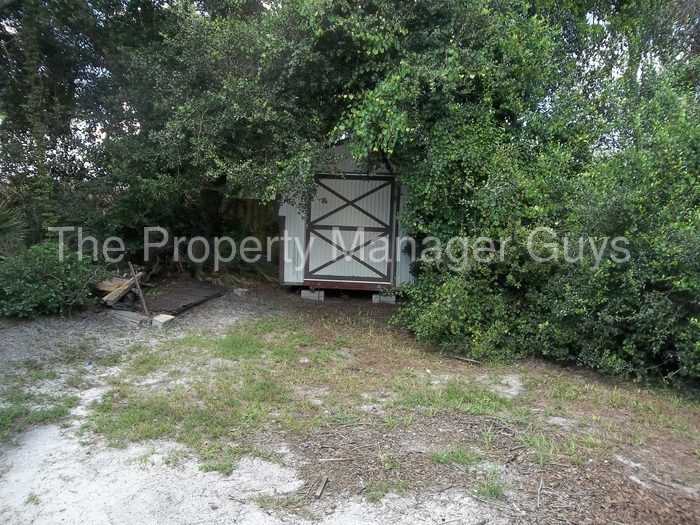 842 Leeward Dr - Photo 3 of 12