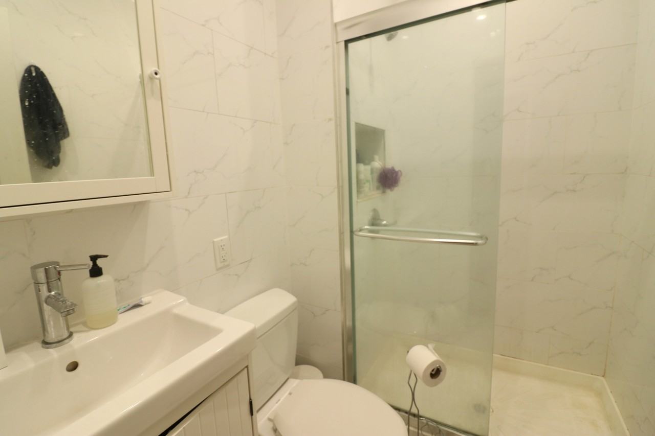 217 North Henry Street - Photo 3 of 12