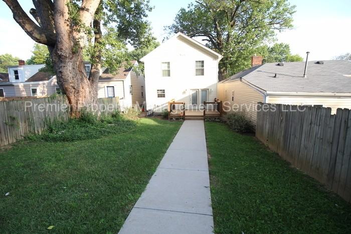 1024 Eigelbach Ave - Photo 3 of 14