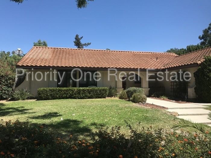 933 Buckaroo Ln - Photo 2 of 16