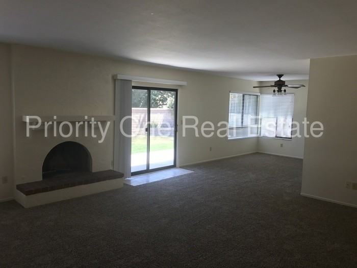 933 Buckaroo Ln - Photo 3 of 16