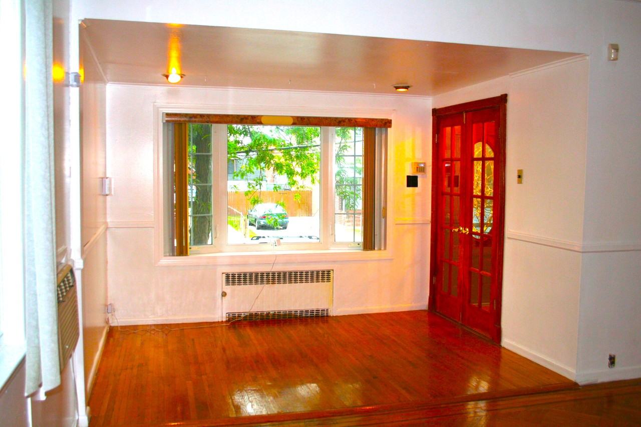 9718 Avenue N - Photo 2 of 11