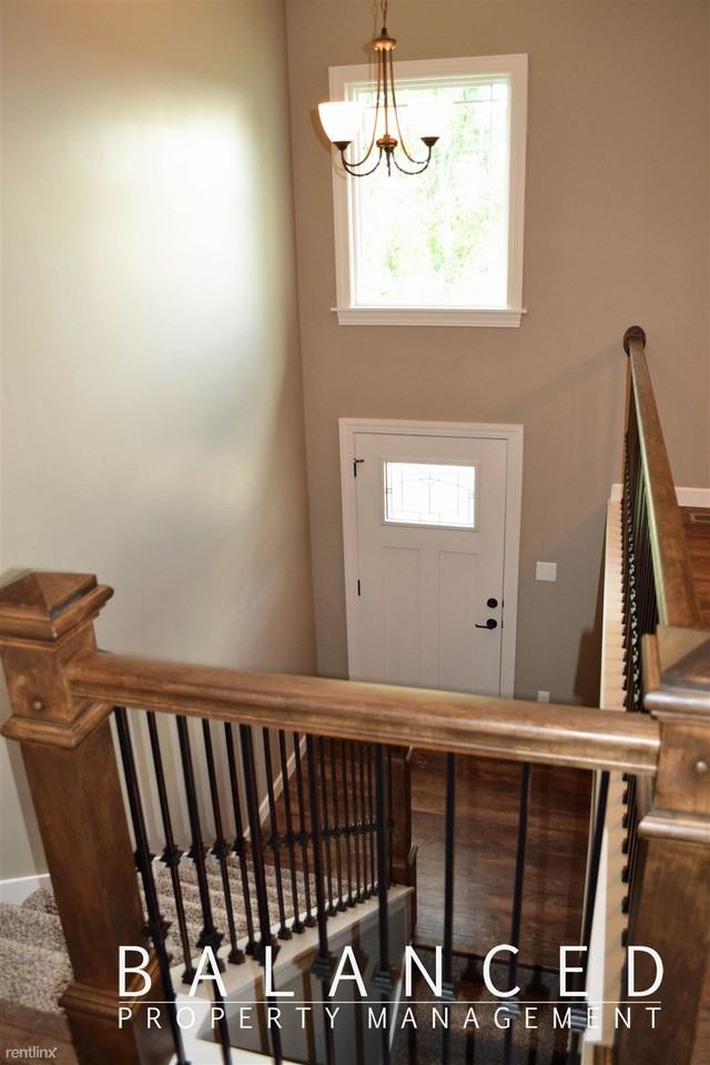 4413 Se Gemstone Ln - Photo 2 of 10