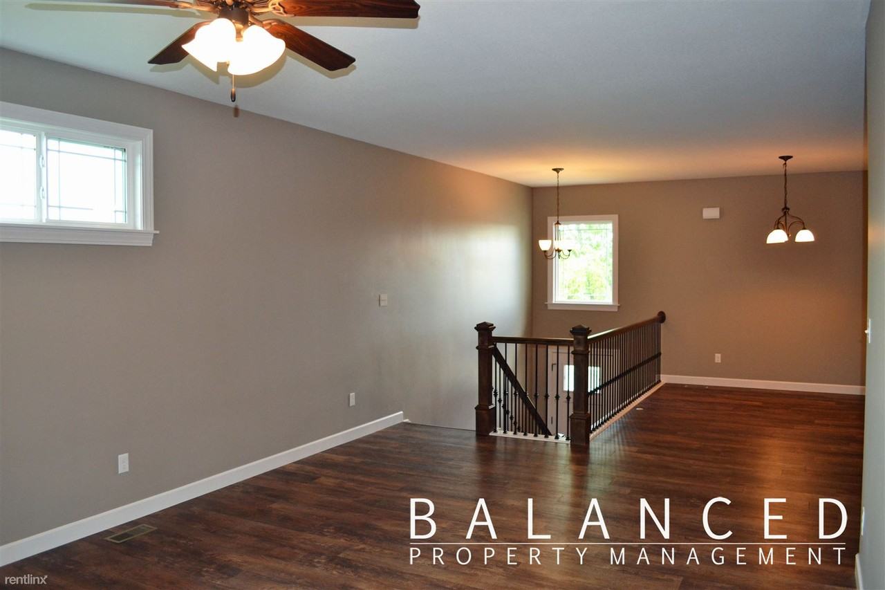 4413 Se Gemstone Ln - Photo 3 of 10